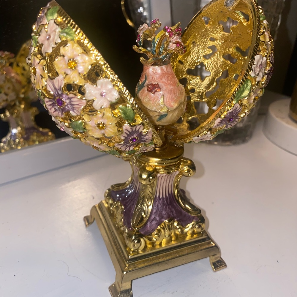 Egg Decorative Faberge style music collectible antique flowers purple pink gold